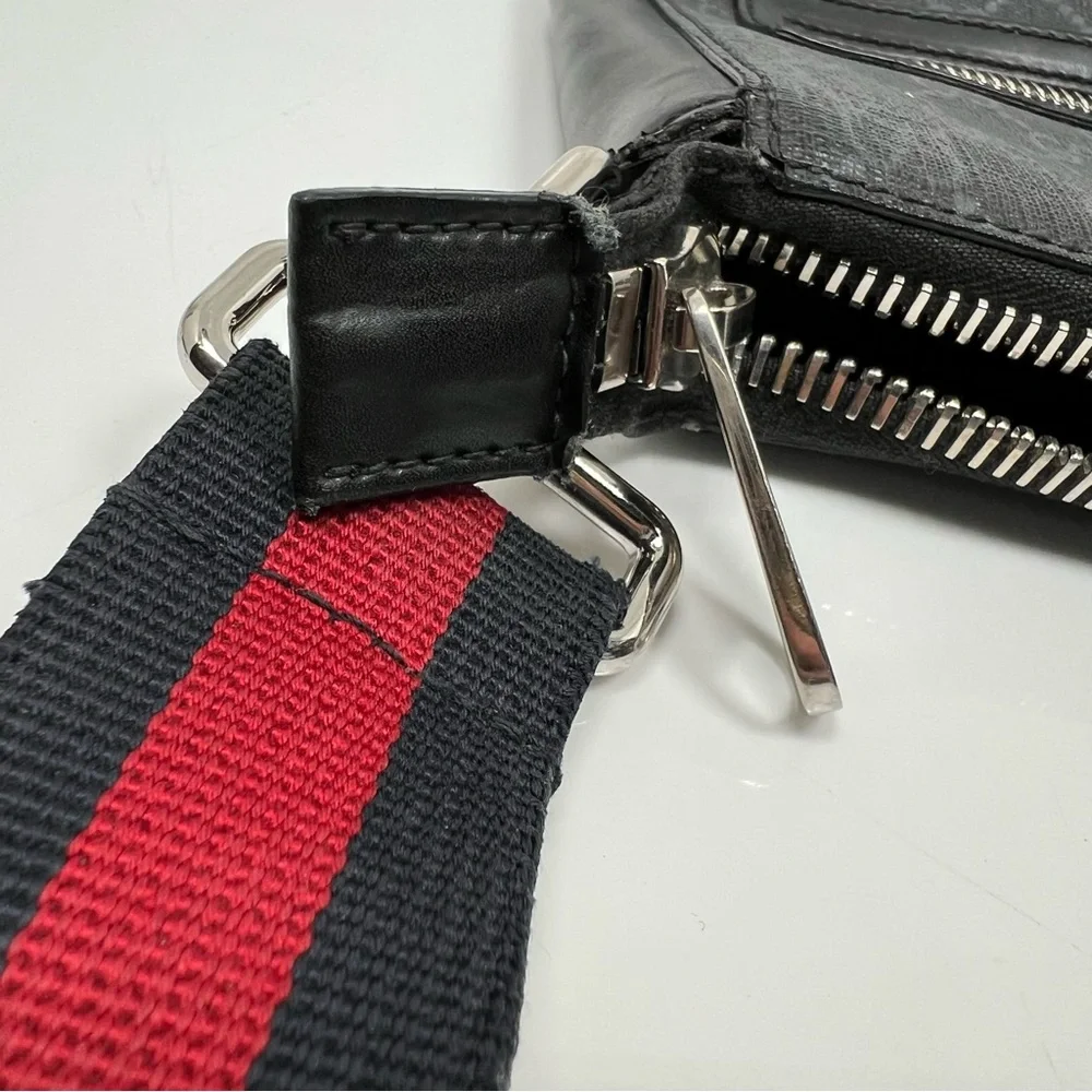 GUCCI GG SUPREME BLACK MONOGRAM WEB FLAT MESSENGER BAG